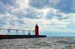 Only 6 miles from downtown South Haven and the South Haven lighthouse 